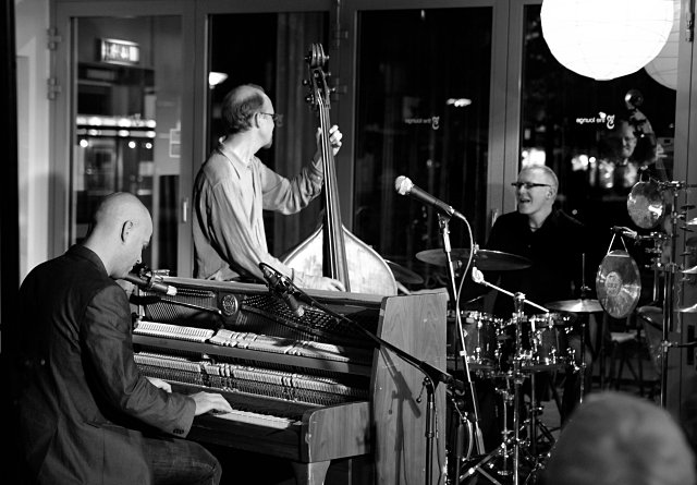  Jacob Karlzon Trio